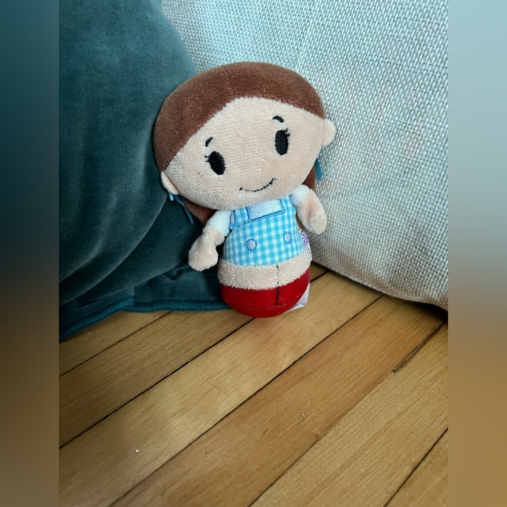 Hallmark itty bitty The‎ Wizard of Oz mini Dorthy plush